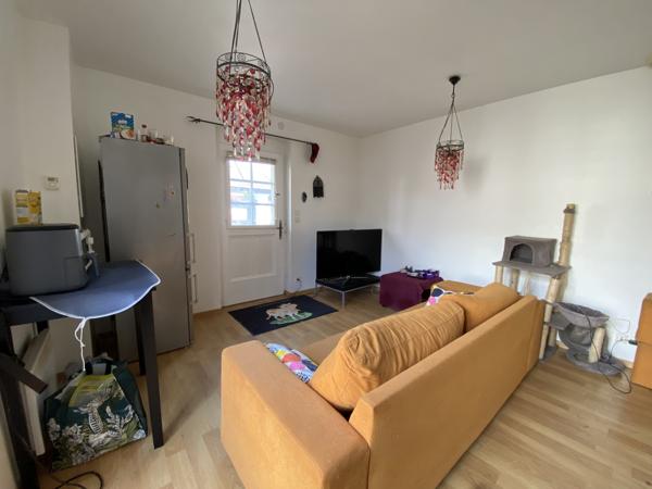 Appartement
                                                                                                                                                                                                                                                                                                                        2 pièce(s)                                                                                                                                                                                                          1 chambre(s)                                                                                                                                                                                                          33  m²