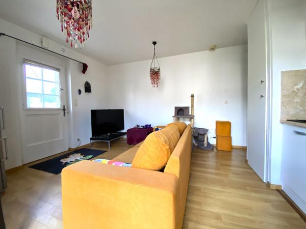Appartement
                                                                                                                                                                                                                                                                                                                        2 pièce(s)                                                                                                                                                                                                          1 chambre(s)                                                                                                                                                                                                          33  m²