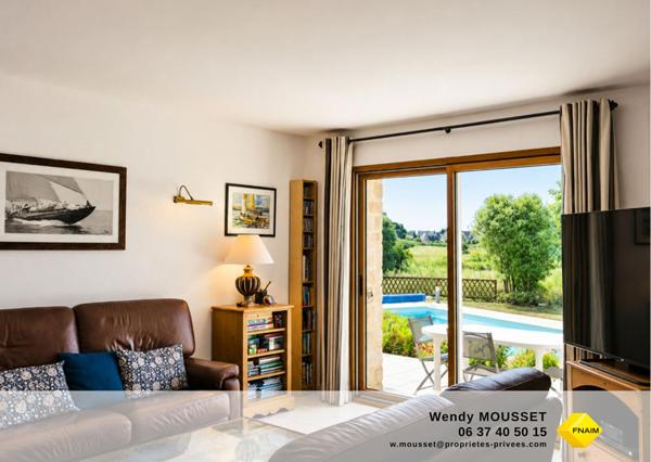 Vue imprenable - Propriété avec piscine et garage à bateau à 5 minutes de la plage