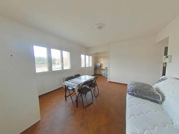 STUDIO MEUBLE - ENTIEREMENT REPEINT