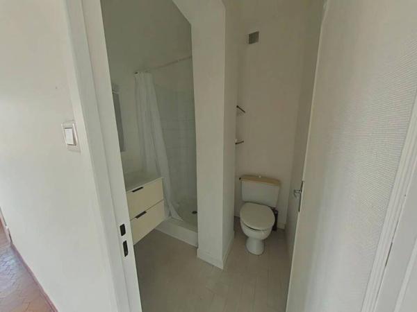 STUDIO MEUBLE - ENTIEREMENT REPEINT