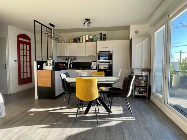 Appartement T4 avec parkings et garage.