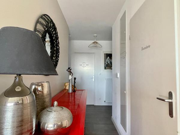 Appartement T4 avec parkings et garage.