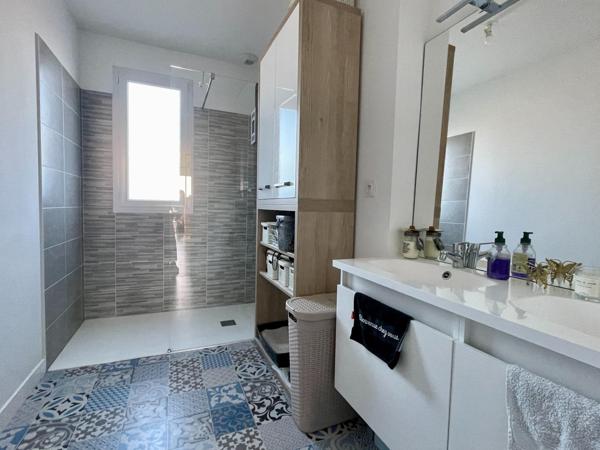 Appartement T4 avec parkings et garage.