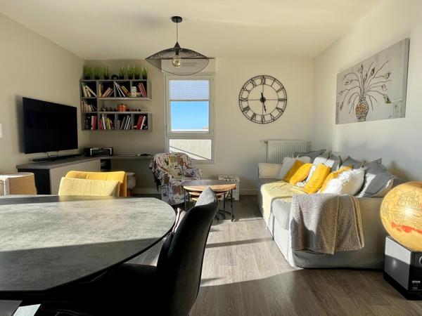 Appartement T4 avec parkings et garage.