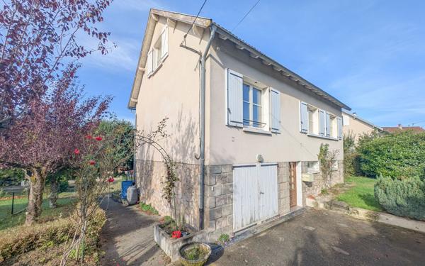 Maison à vendre    6 pièces •  Reilhac