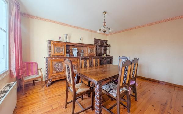 Maison à vendre    6 pièces •  Reilhac