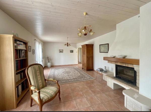 Maison de plain 91m2, 2 garages, potentiel agrandissement et grand terrain