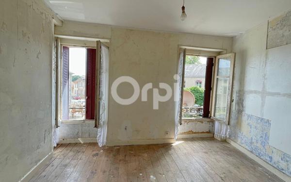 Maison à vendre    4 pièces • 94 m2 La Jonchère-Saint-Maurice