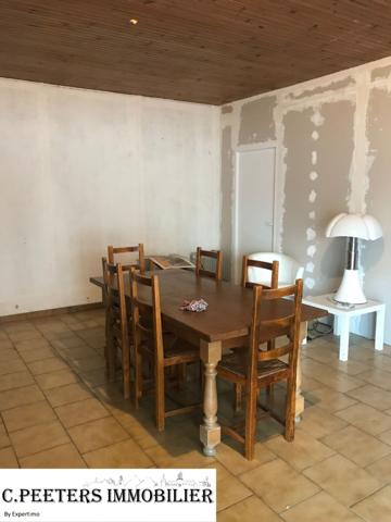 Leforest (62790) À vendre à Leforest : immeuble avec 9 appartements studio, F1 et 2 annexes travaux, à finir et une surface com