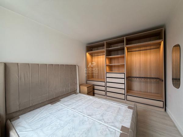 "Versailles Ermitage" - Appartement meublé 3 pièces de 59 m² avec box, sans vis-à-vis ! Loyer 1 650 €/mois charges comprises **  - Référence  29309