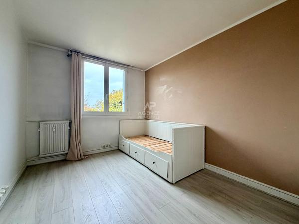 "Versailles Ermitage" - Appartement meublé 3 pièces de 59 m² avec box, sans vis-à-vis ! Loyer 1 650 €/mois charges comprises **  - Référence  29309