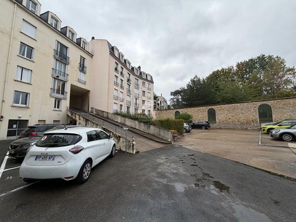 "Versailles Ermitage" - Appartement meublé 3 pièces de 59 m² avec box, sans vis-à-vis ! Loyer 1 650 €/mois charges comprises **  - Référence  29309