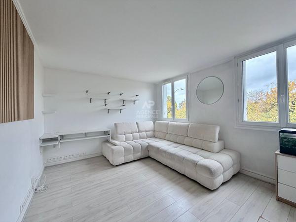 "Versailles Ermitage" - Appartement meublé 3 pièces de 59 m² avec box, sans vis-à-vis ! Loyer 1 650 €/mois charges comprises **  - Référence  29309
