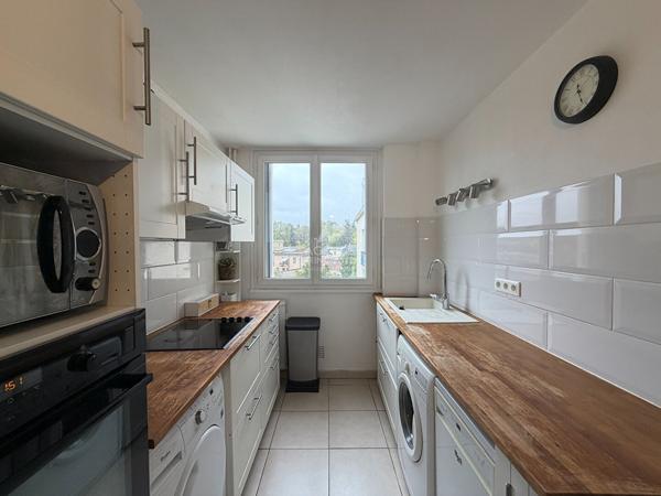 "Versailles Ermitage" - Appartement meublé 3 pièces de 59 m² avec box, sans vis-à-vis ! Loyer 1 650 €/mois charges comprises **  - Référence  29309