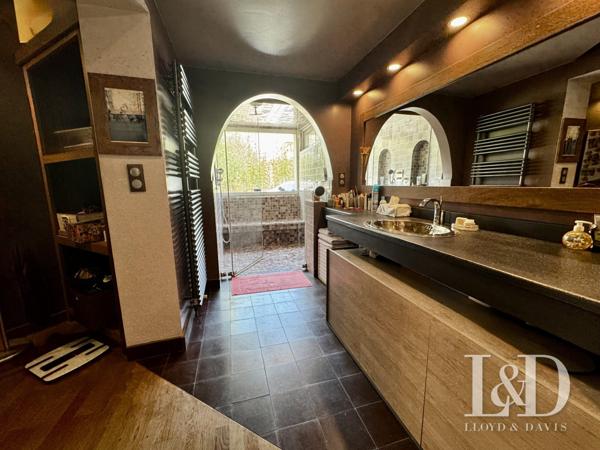 Villa d'architecte avec T2 neuf, vue exceptionnelle