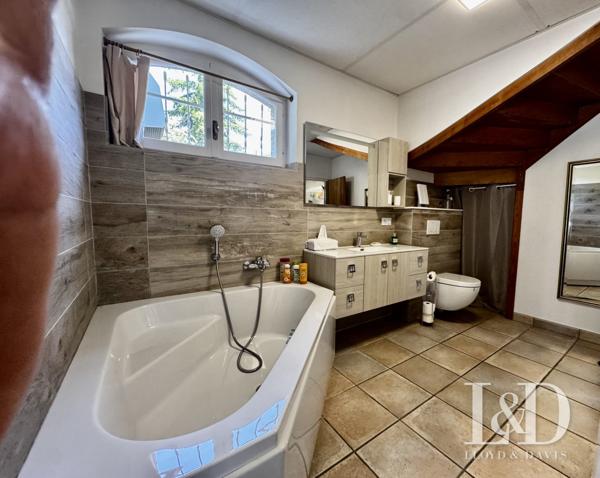 Villa d'architecte avec T2 neuf, vue exceptionnelle