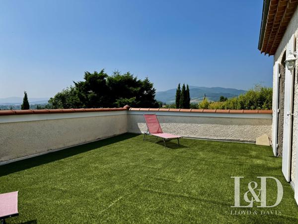 Villa d'architecte avec T2 neuf, vue exceptionnelle