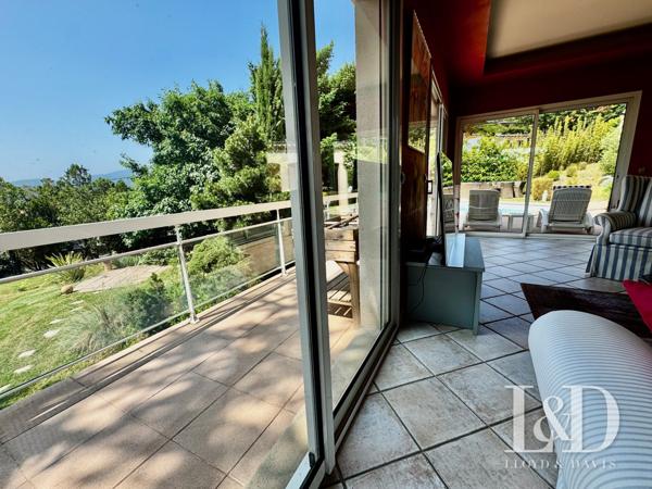 Villa d'architecte avec T2 neuf, vue exceptionnelle