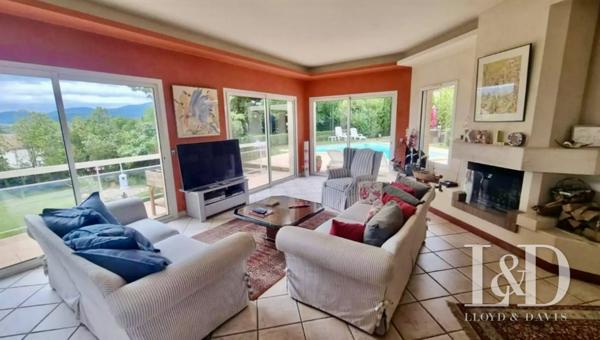 Villa d'architecte avec T2 neuf, vue exceptionnelle