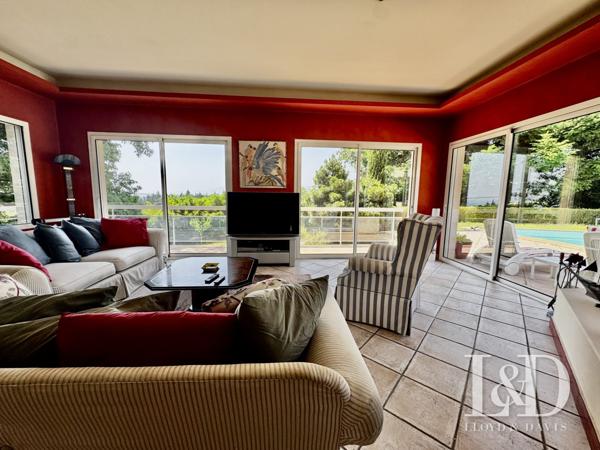 Villa d'architecte avec T2 neuf, vue exceptionnelle