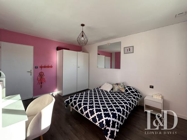 MAISON CONTEMPORAINE AVEC PISCINE INTERIEURE, A VENDRE, A LANDERNEAU