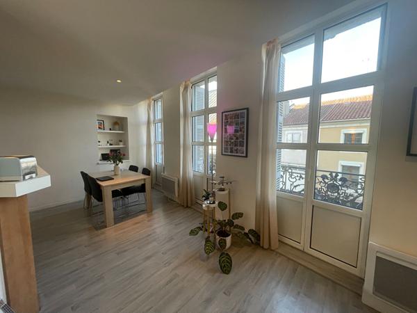 A louer Appartement MONT-DE-MARSAN, centre ville, 2 chambres, parking, balcon
