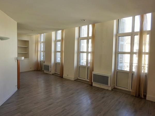 A louer Appartement MONT-DE-MARSAN, centre ville, 2 chambres, parking, balcon