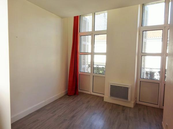 A louer Appartement MONT-DE-MARSAN, centre ville, 2 chambres, parking, balcon