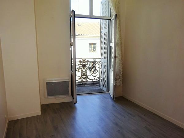 A louer Appartement MONT-DE-MARSAN, centre ville, 2 chambres, parking, balcon