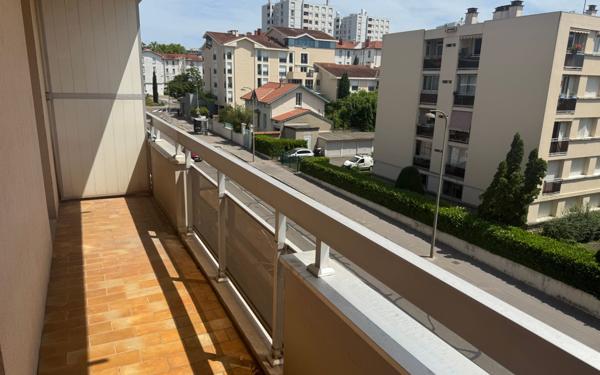 Appartement à vendre    3 pièces • 77,58 m2 Lyon 4