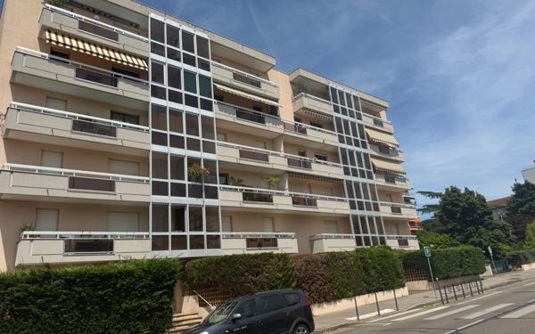 Appartement à vendre    3 pièces • 77,58 m2 Lyon 4