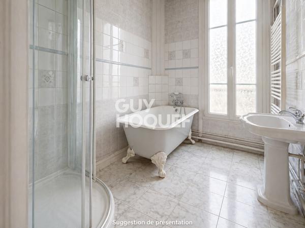 APPARTEMENT 4 PIECES - IMMEUBLE HAUSSMANNIEN - MAIRIE D'AUBERVILLIERS