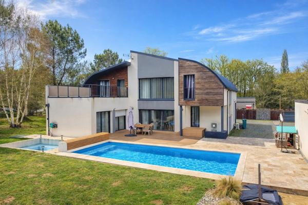 Maison à Le Mans, 72000 - 7 pièces 206m²