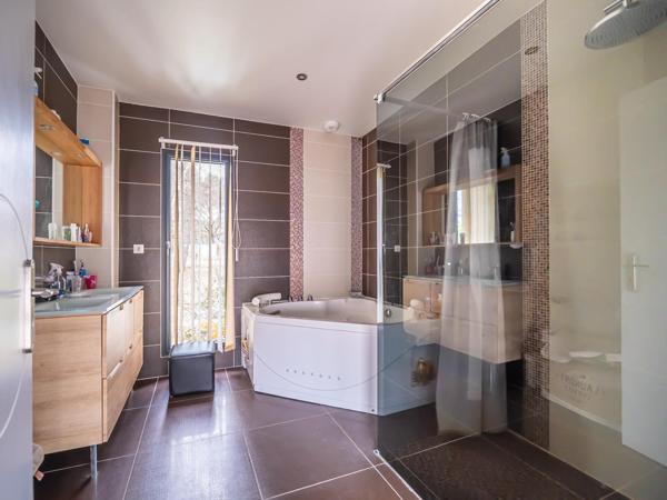 Maison à Le Mans, 72000 - 7 pièces 206m²