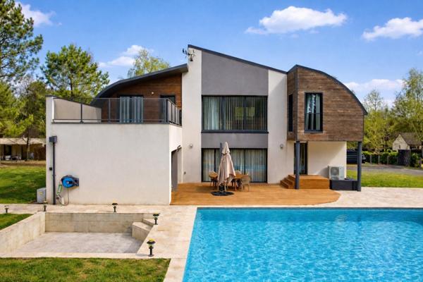 Maison à Le Mans, 72000 - 7 pièces 206m²