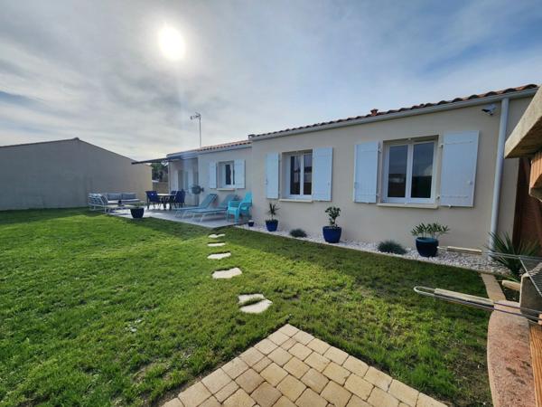 À vendre : Charmante maison de plain-pied 4 pièces – 97 m² habitables + garage et abri bois - SAINT PIERRE D'OLERON (17)