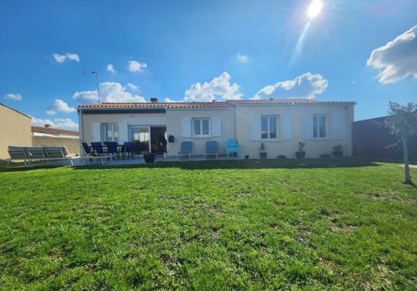 À vendre : Charmante maison de plain-pied 4 pièces – 97 m² habitables + garage et abri bois - SAINT PIERRE D'OLERON (17)