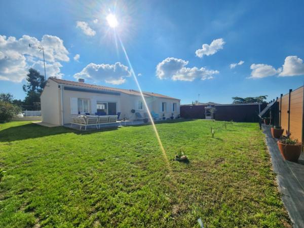 À vendre : Charmante maison de plain-pied 4 pièces – 97 m² habitables + garage et abri bois - SAINT PIERRE D'OLERON (17)