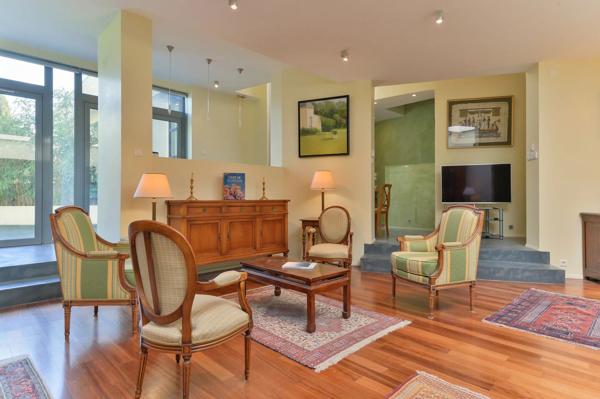 Collonges-au-Mont d'Or - Appartement de 99 m² - 2 Chambres - Jardin environ 300m²