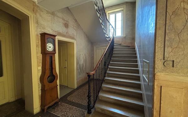 Maison à vendre    11 pièces • 367 m2 Bourg-en-Bresse