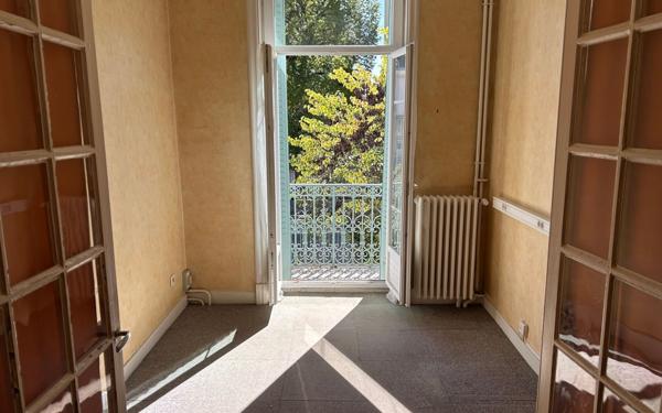 Maison à vendre    11 pièces • 367 m2 Bourg-en-Bresse