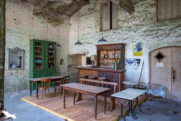 Maison à vendre |                                       Matha |                                        6 pièces  |  212 m²