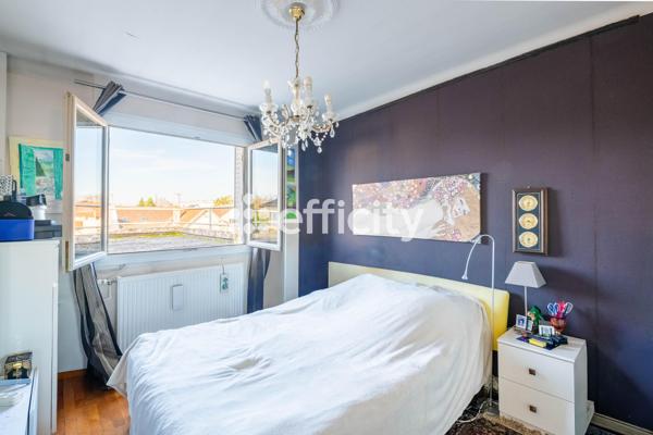 Maison
         6 pièces
        - 178 m² 448 000 € *