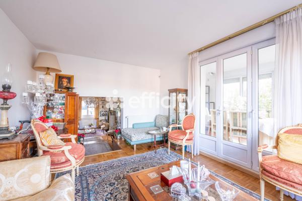 Maison
         6 pièces
        - 178 m² 448 000 € *