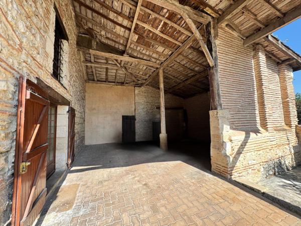 Maison en pierre avec fort potentiel à Marmande