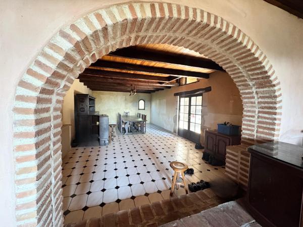 Maison en pierre avec fort potentiel à Marmande