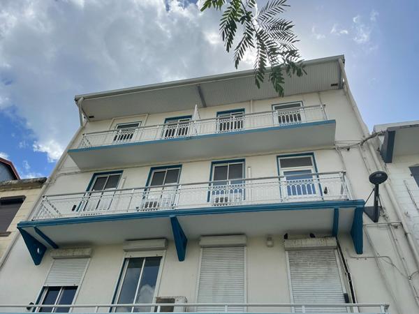 Location local commercial Fort-de-France - 27 m² - 535 €/mois