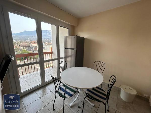 Appartement à louer 2 pièces 58.27m²