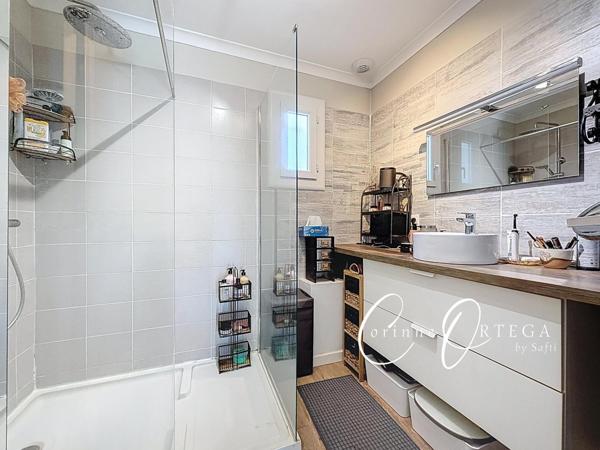 Maison plain pied - T 4 - Garage et Piscine